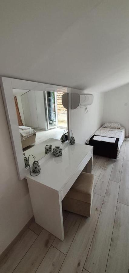 Sea Side Apartment Котор Экстерьер фото