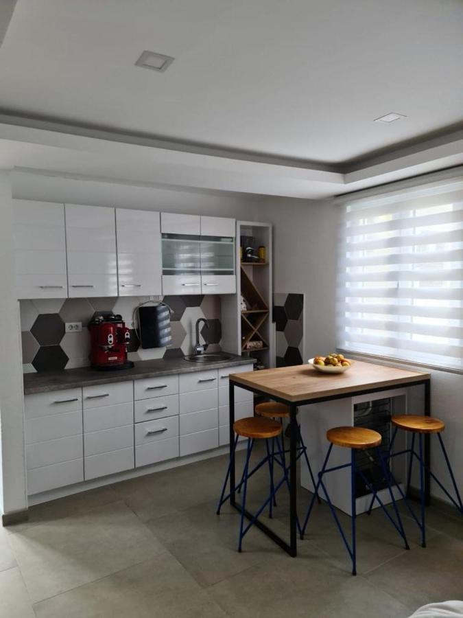 Sea Side Apartment Котор Экстерьер фото